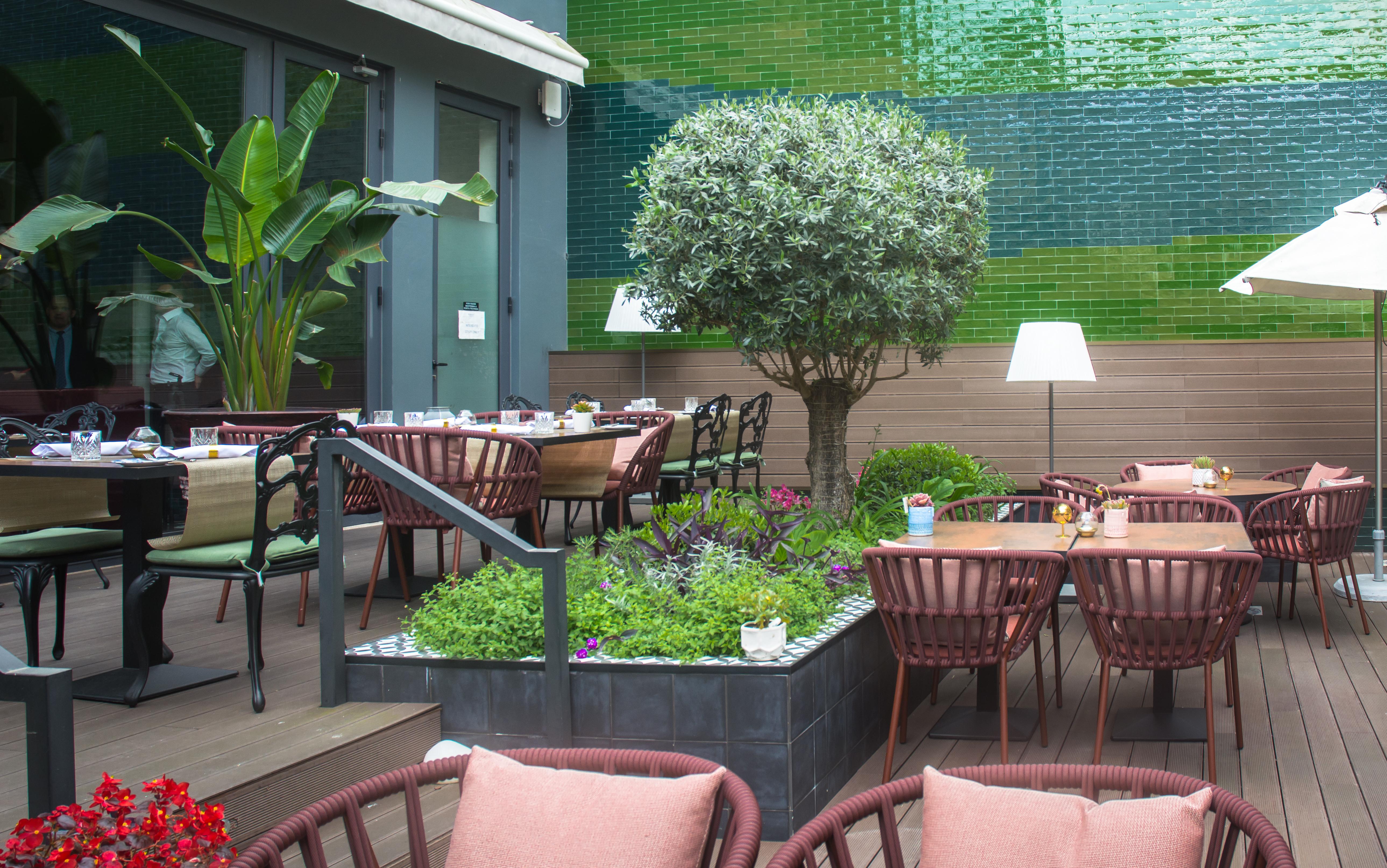 138 Liberdade Hotel Lisboa Dış mekan fotoğraf The terrace at the restaurant