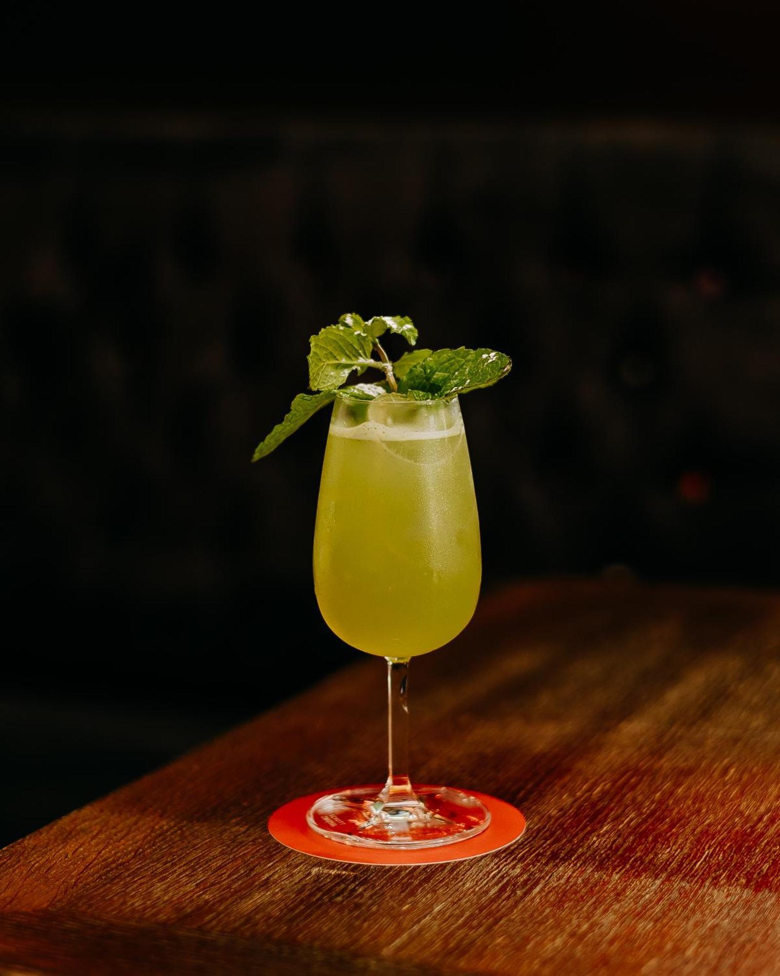 138 Liberdade Hotel Lisboa Dış mekan fotoğraf A celery cooler