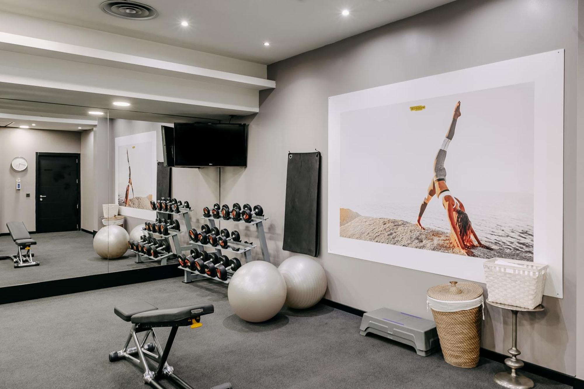138 Liberdade Hotel Lisboa Dış mekan fotoğraf The gym at the hotel